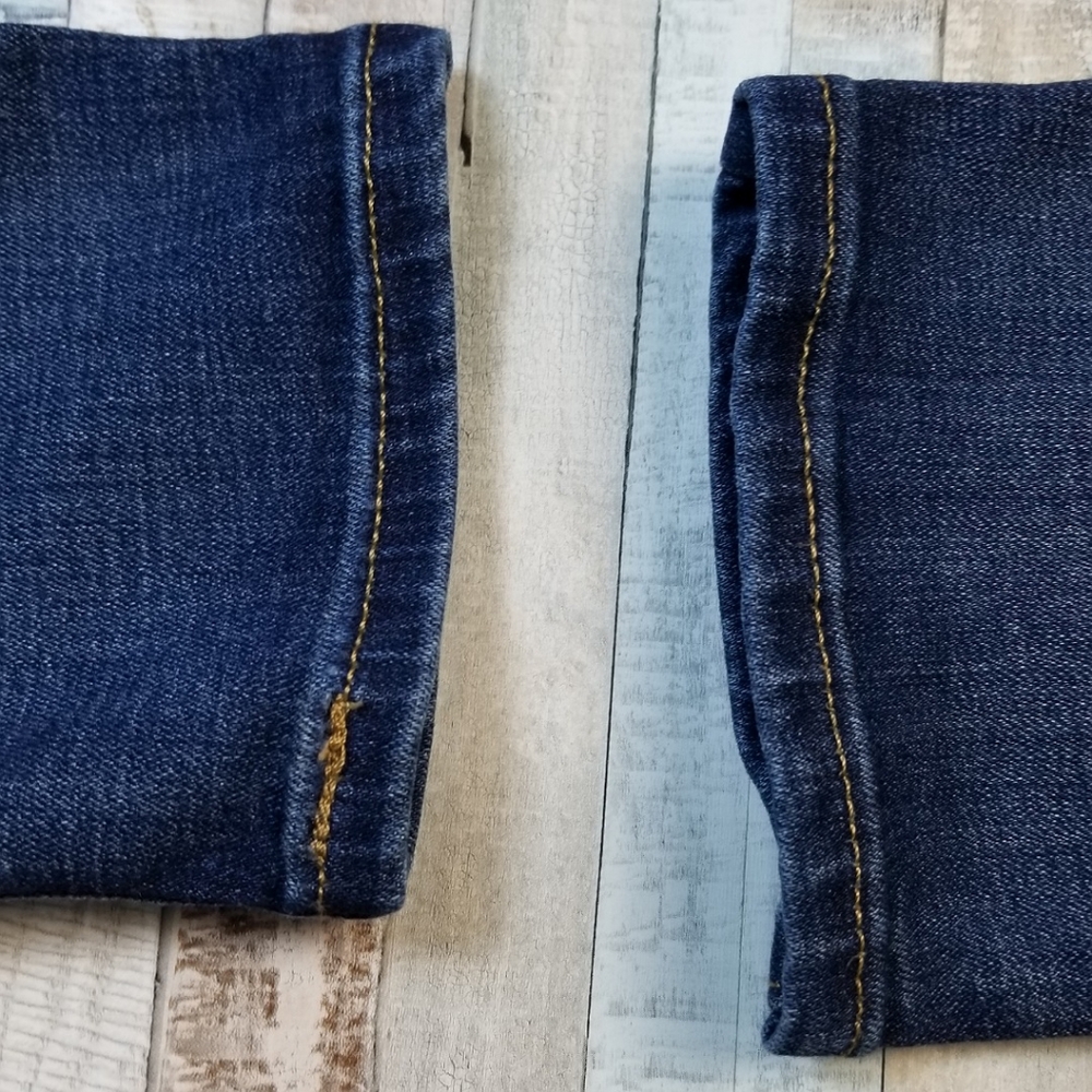 Levi's 721 High Rise Skinny Jeans - Picture 6 of 9